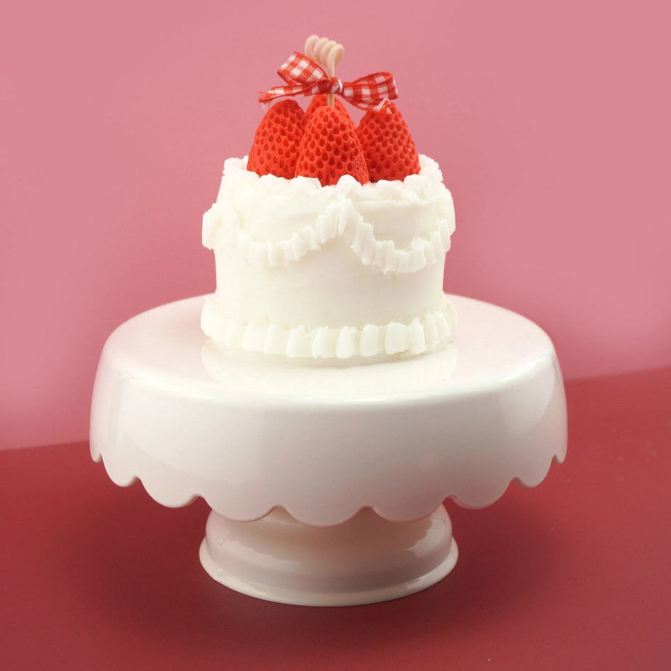 Vela Retro Strawberry Cake