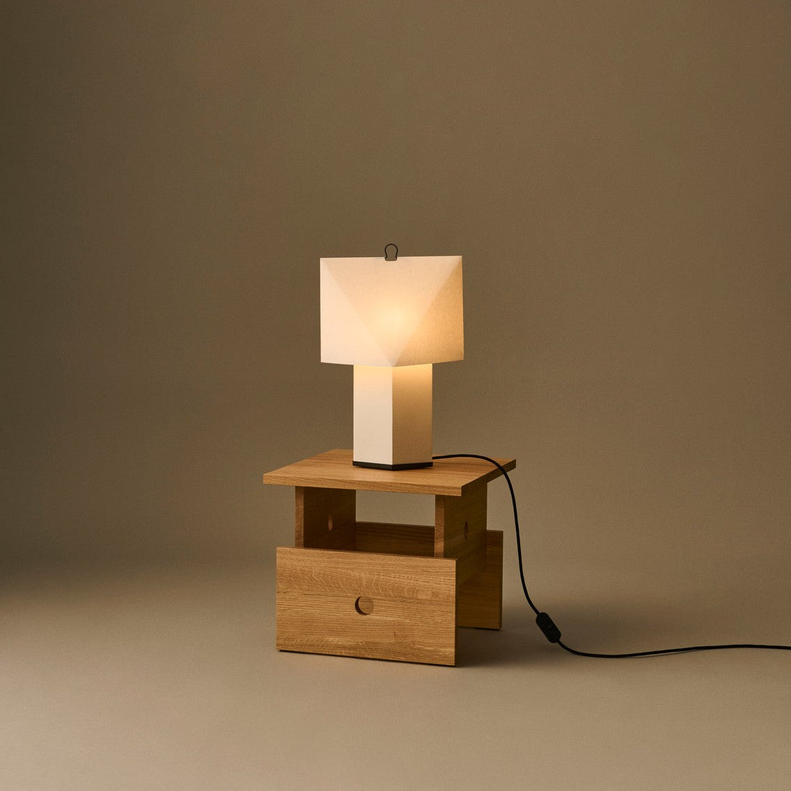 Lámpara de mesa Aplat 440 - HAY