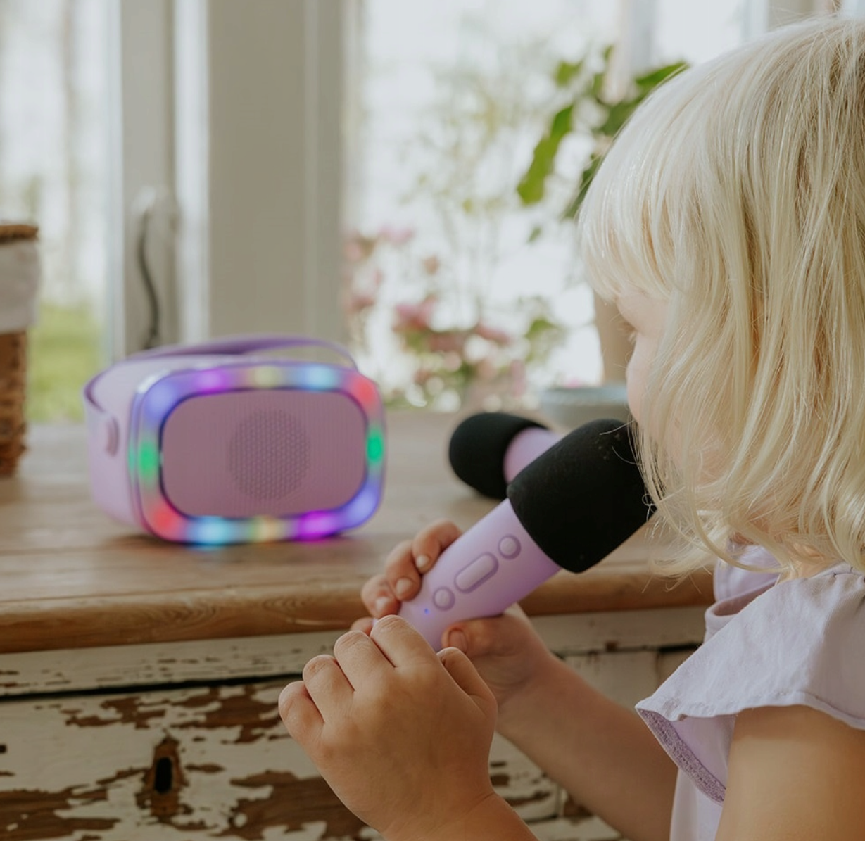 Karaoke con luz y 2 micrófonos