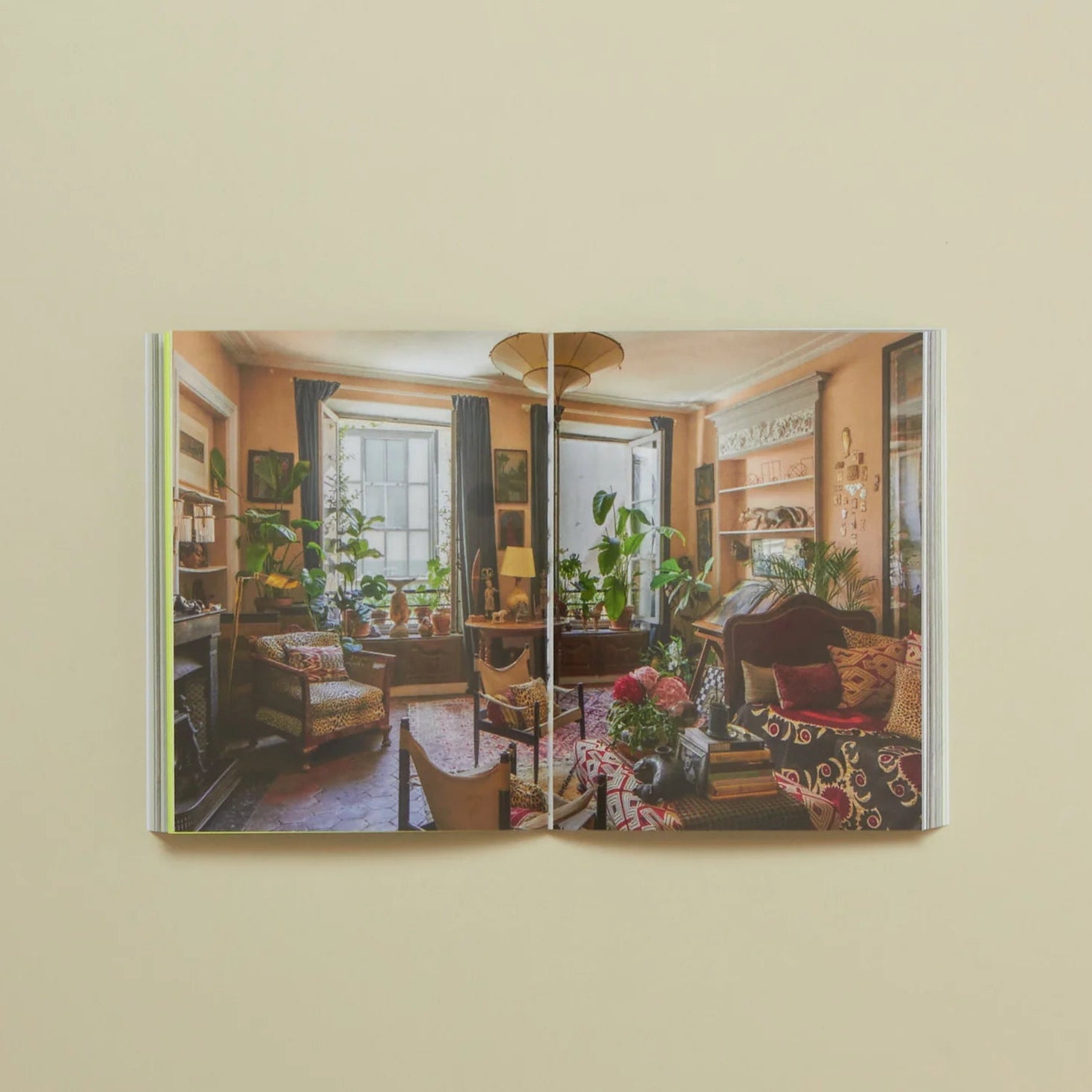 The World of Interiors December 2025 (Miniature Edition)