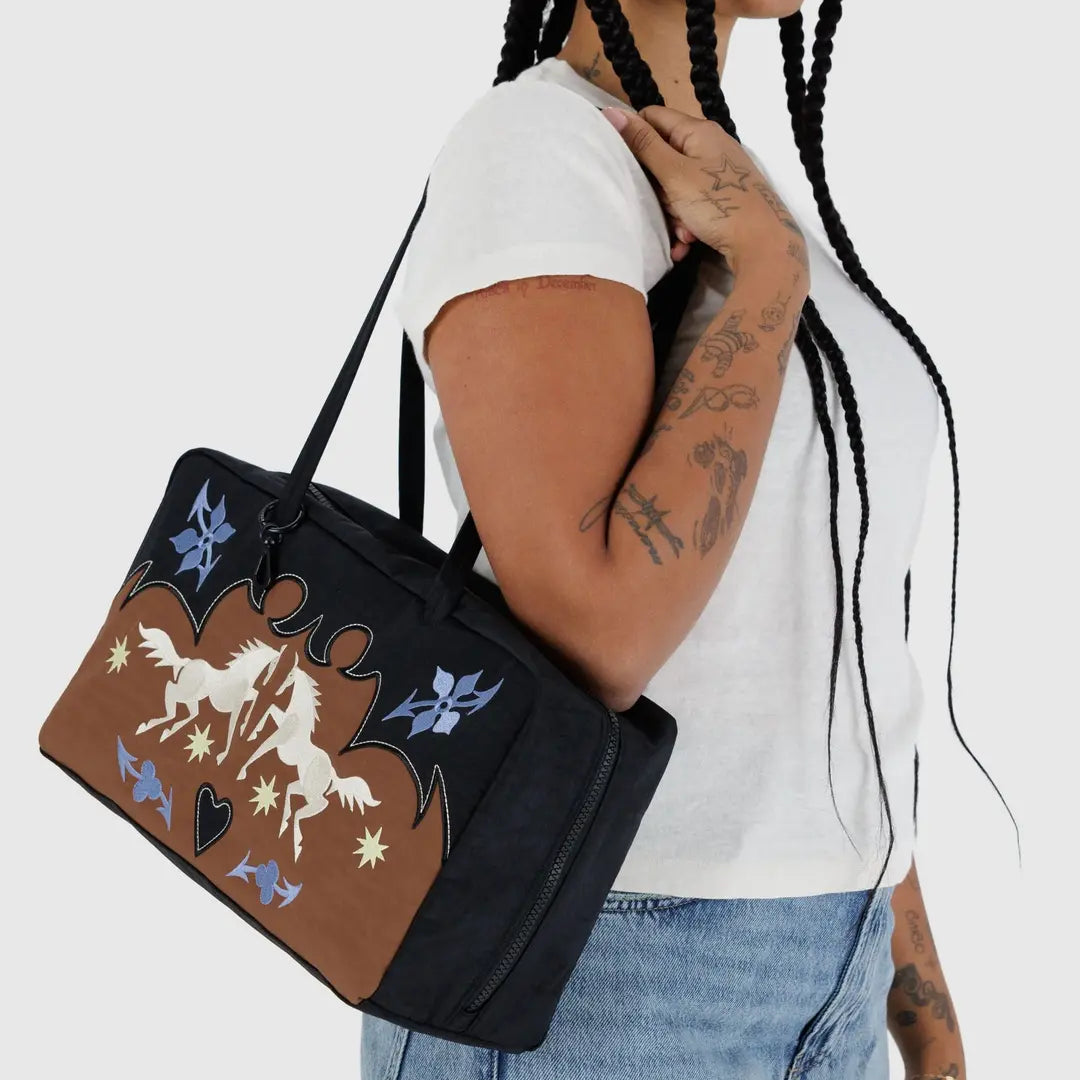 Bolso Medium Nylon Bowler BAGGU - Western Appliqué