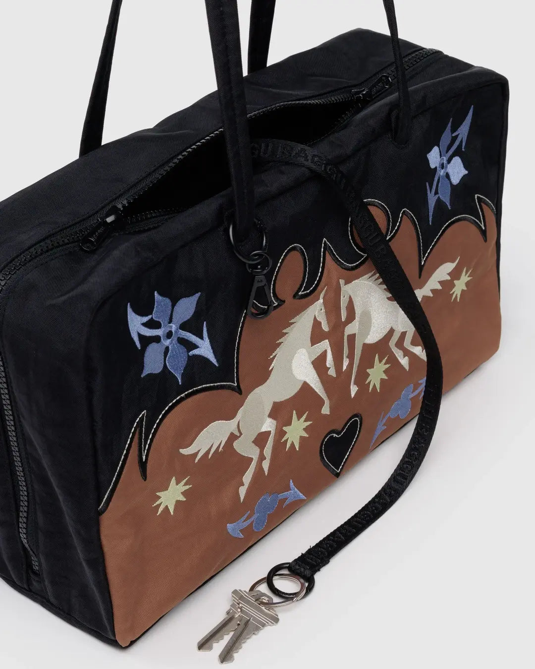 Bolso Medium Nylon Bowler BAGGU - Western Appliqué