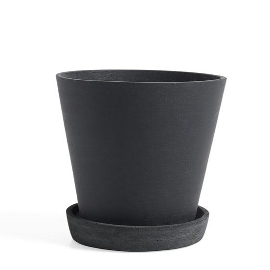 flowerpot there is 