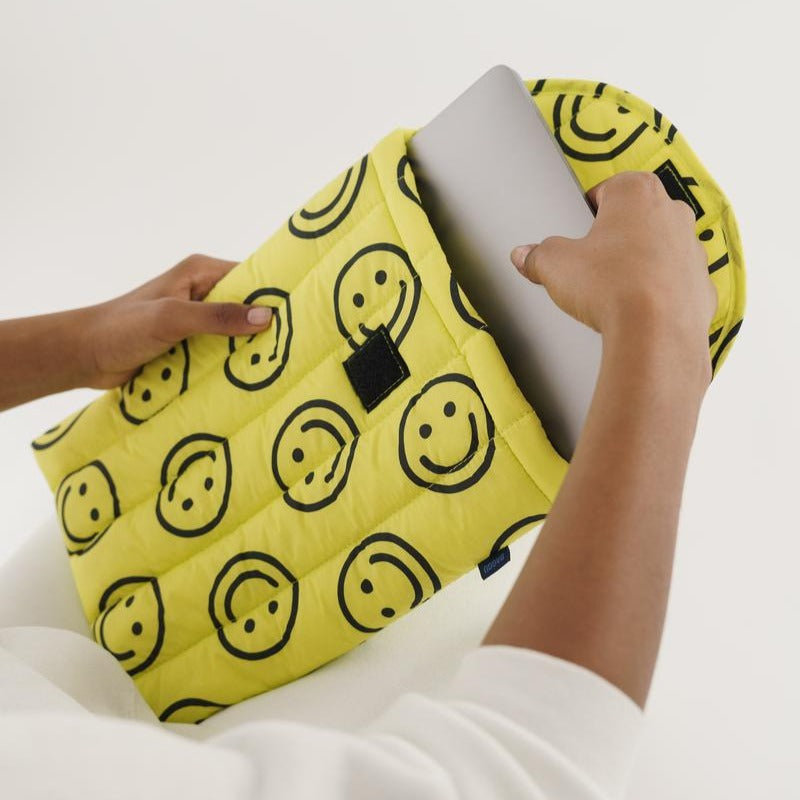 Puffy laptop sleeve 13"/14" BAGGU - Yellow Happy Smiley