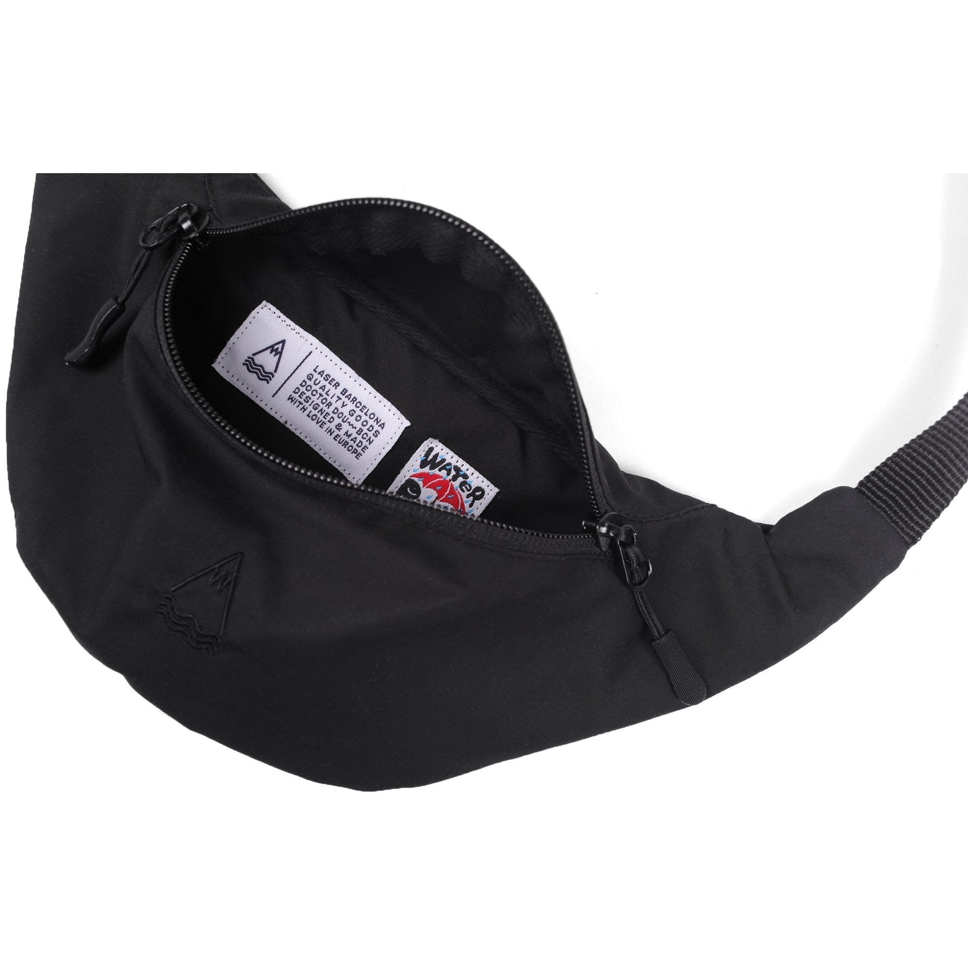 Black Llacuna belt bag
