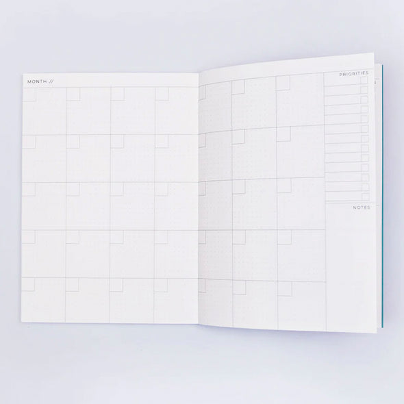 Gradient Undated Weekly Planner - The Completist